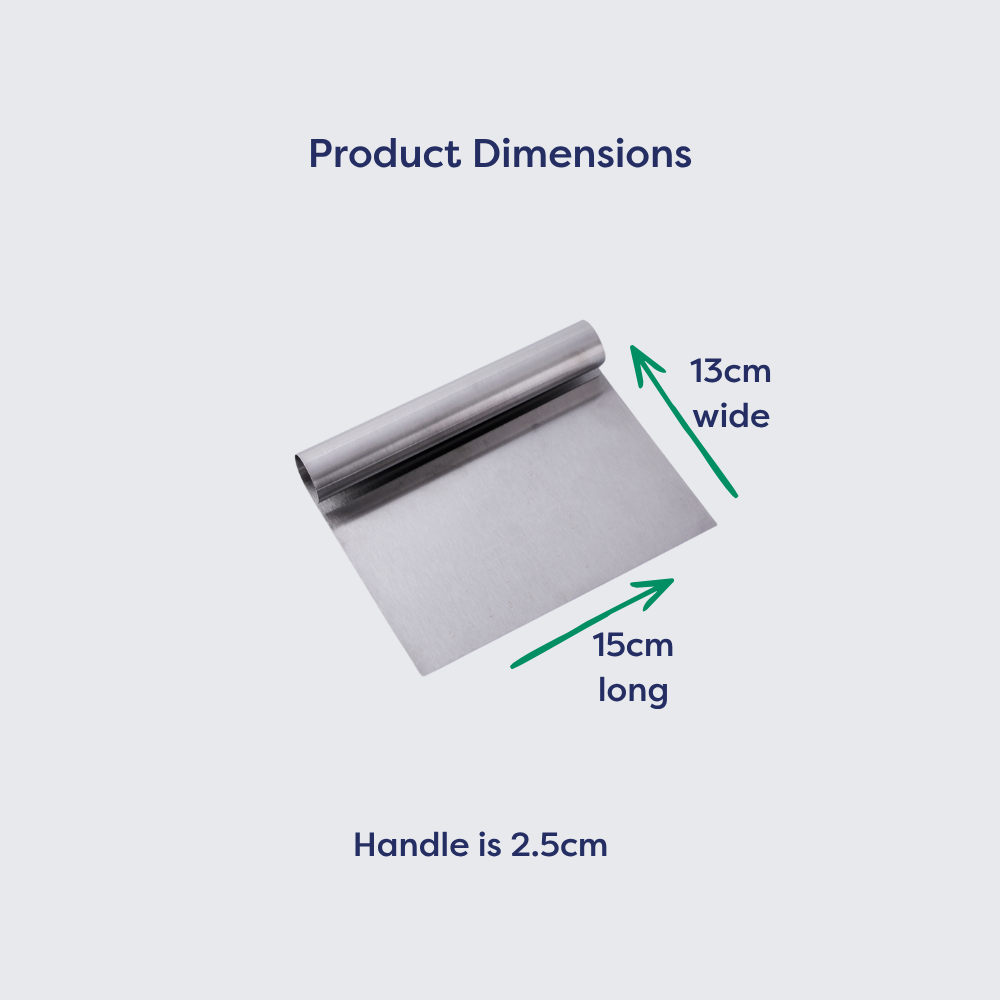 Stainless steel dough cutter with dimensions: 13 cm wide, 15 cm long, and a 2.5 cm handle.