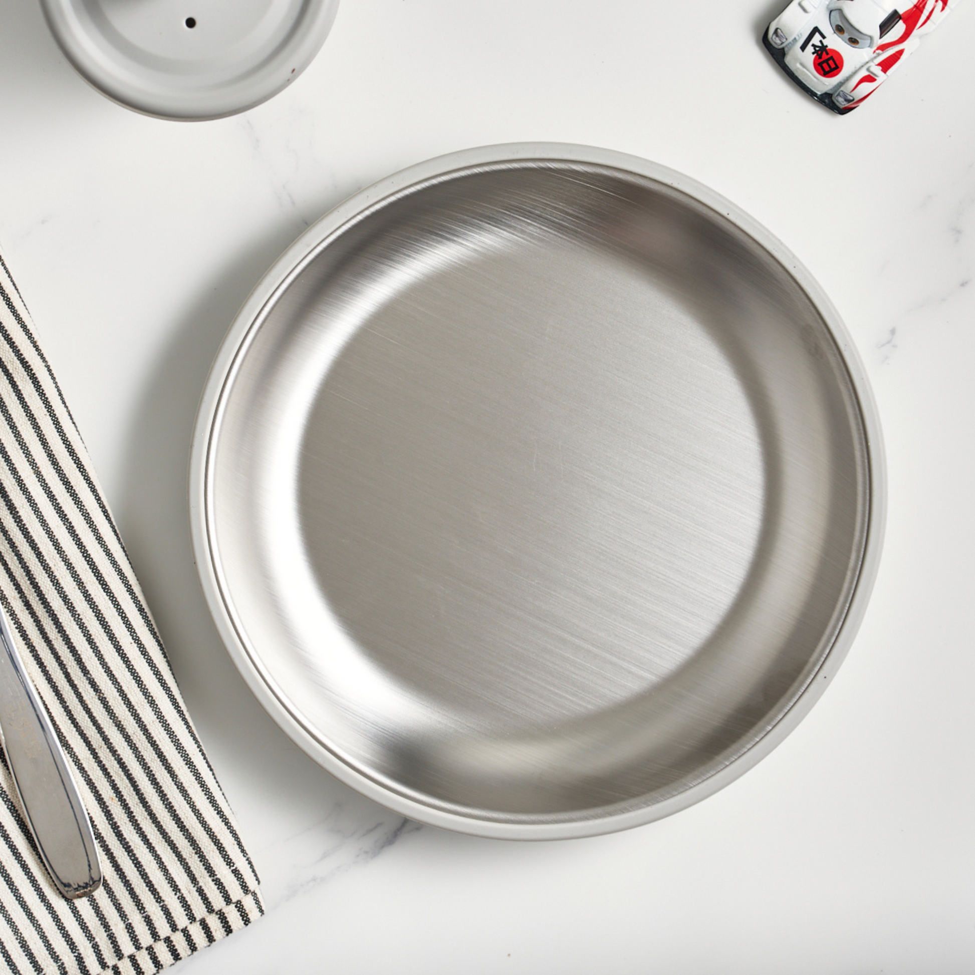 Stainless steel suction plate top view