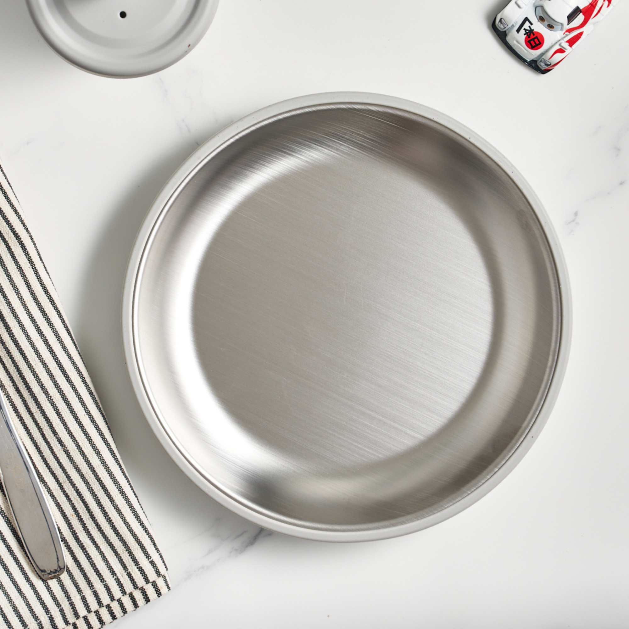 Stainless steel suction plate top view